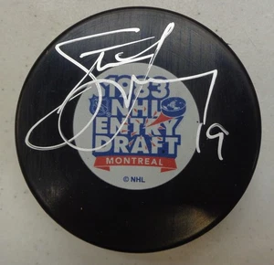 Steve Yzerman Autographed 1983 Entry Draft Souvenir Puck - Picture 1 of 1