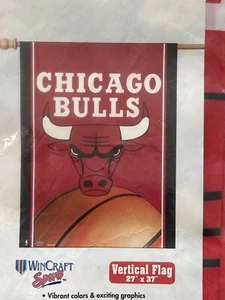 Wincraft NBA Chicago Bulls 27"x37" Vertical Team Flag - Bild 1 von 2