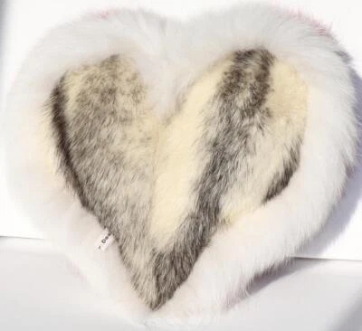 Almohada de piel de corazón de visón azul zorro piel de zorro sombra boda amor negro cruz rojo Foto 1 de 4
