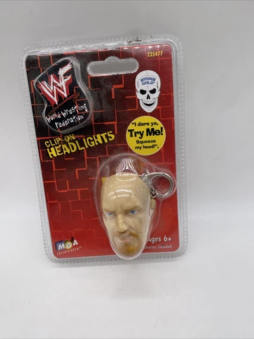 VIntage Wrestling WWF STONE COLD STEVE AUSTIN CLIP ON HEADLIGHTS KEYCHAIN Cover