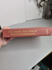 The Complete Short Stories of Ernest Hemingway Hardcover Ernest H 1987 - Bild 1 von 10