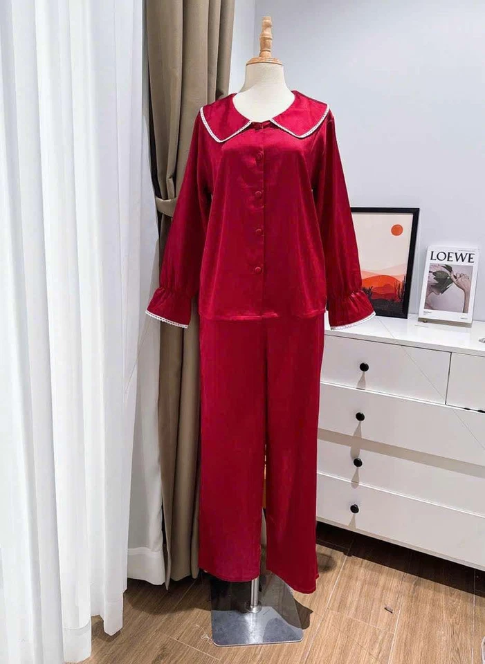 Pijama de seda rojo con cuello peterpan estilo - tamaño hasta 180 libras Foto 1 de 1