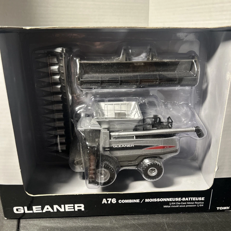 1/64 Gleaner A76 Combine W/Corn & Grain Heads ERTL 16257