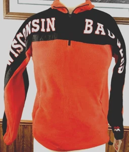 Wisconsin Badger Red Black Fleece 1/4 Zip Pullover Graphic Sleeves Youth Size M - Picture 1 of 7