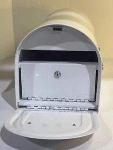 Solar Group Gibraltar Industries White Locking Mailbox Model No. MB-981W - Picture 1 of 5