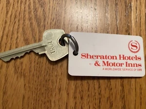 Vintage Hotel Motel Key Fob and Key for Sheraton Hotels Motor Inn Calif - Bild 1 von 2