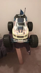 Team Associated MGT 8.0 - Picture 1 of 22