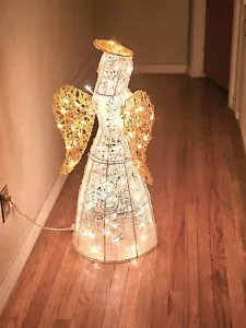 3ft shining crystal angel creates a Brilliant lighting effect. - Picture 1 of 4