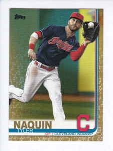2019 Topps Series 2 #535 TYLER NAQUIN Cleveland Indians /2019 GOLD PARALLEL - Picture 1 of 3
