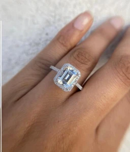 Anillo de boda de diamantes cultivados en laboratorio IGI de 2,35 quilates talla esmeralda de oro blanco de 14 quilates - Imagen 1 de 8