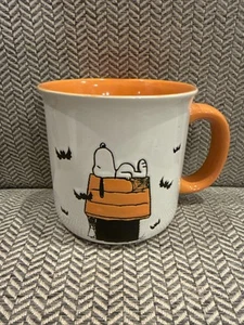 Peanuts Snoopy Halloween Tasse Hundehütte und Fledermäuse - Bild 1 von 2