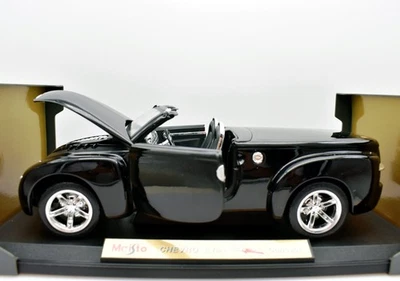 Modellino auto scala 1:18 Chevrolet SSR diecast modellismo statico maisto car - Immagine 1 di 4