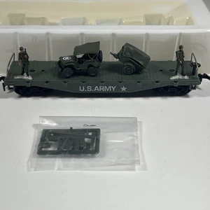 Model Power 8463 HO Military 40' Flat w/ Jeep & Trailer 2 Figures (READ) - Picture 1 of 7