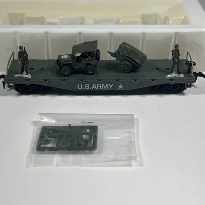 Model Power 8463 HO Military 40' Flat w/ Jeep & Trailer 2 Figures (READ) - Image 1 of 4