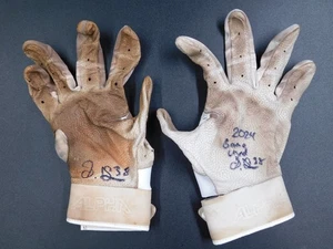 Steven Kwan 2024 MLB GAME USED Signed Incribed Batting Gloves Guardians JSA COA - Bild 1 von 10