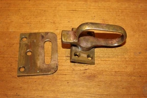 Antica serratura a battente per finestra in bronzo fuso resistente con cattura GG-30 - Foto 1 di 6