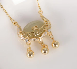 I02 romantischer Anhänger helle Jade Ranken Blüten Quasten Silber 925 vergoldet - Bild 1 von 5