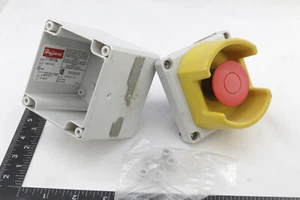 Interrupteur d'arrêt d'urgence EPO Idec bouton-poussoir de sécurité protégé contre les bosses E-Stop - UTILISÉ - Photo 1/5