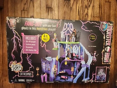 Monster High Freaky Fusion Catacumbas Juego 4 Pies NUEVO Foto 1 de 4