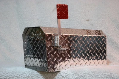 Heavy Duty Aluminum Diamond Plate 14 Gauge MailBox Medium Size - Image 1 of 4