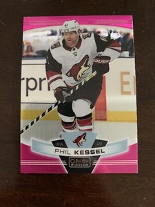 2019-20 OPC Platinum Hockey Matte Pink trading card of Phil Kessel (#21)