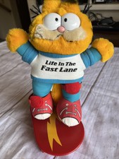 Vintage 1981 10" Garfield on a Red Skateboard Plush Toy Life in the Fast Lane VG