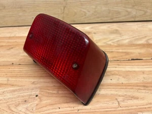 Conjunto de luz de freno trasera Kawasaki EN500 220-40048 - Imagen 1 de 3