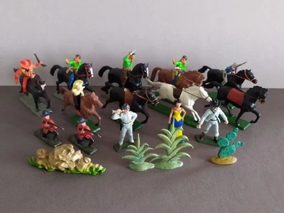 STARLUX FARWEST COWBOYS ensemble de plusieurs figurines et décors lot 1 - Photo 1/4