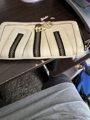 Cartera Steve Madden con cremallera alrededor Foto 1 de 4