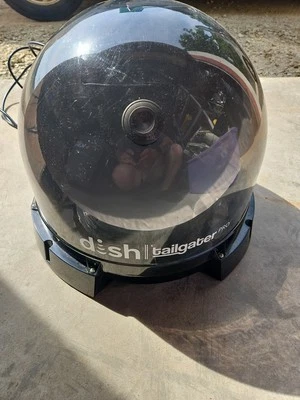 Antena de TV vía satélite King Dish Tailgater Pro KING DTP4900 DTP4900-A0 puerta trasera Foto 1 de 4