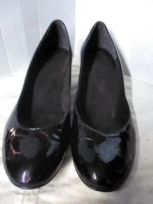 Stuart Weitzman Shoes Womens Sz 8 Wedge Mahogany Brown Snake Print Slip On - Image 1 of 4