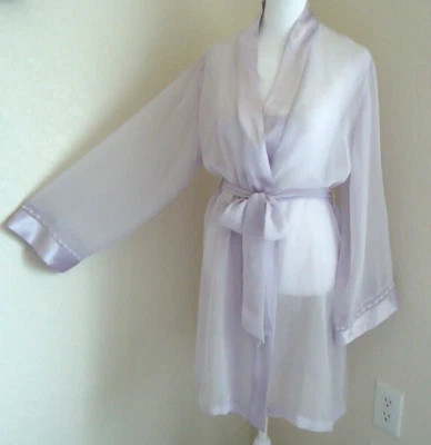 Jones New York Bouquet Lace Trim Wrap Lilac Robe  Size-S/M - Image 1 of 4