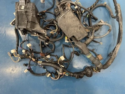 2013-2018 Toyota Avalon 3.5L Engine Bay Fuse Box Wiring Harness OEM - Image 1 of 4