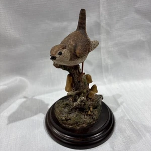 Country Künstler Zaunkönig mit Krötenhocker Vogel Sammelfigur - Bild 1 von 7