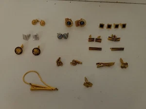 Vintage Men's Jewelry LOT 8 Pair CUFF LINKS W/ Tie Clips.  - Picture 1 of 10