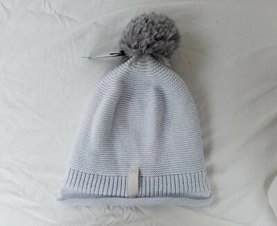 全新 女式 UA Essential Pom Beanie 1345105 灰色/蓝色 — 第 1/2 张图片