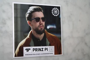 Juice - Prinz Pi - Innenseiten eines Aussenseiters - Bild 1 von 2