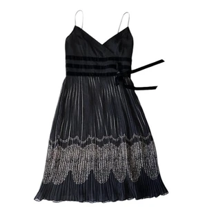 Ann Taylor LOFT Midikleid Damen 2 schwarz Plissee Empire Taille Samtband NEU - Bild 1 von 22