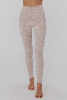 $89 Spiritual Gangster Women Pink Love Sculpt Jacquard Leggings Pants Size XS/S - Изображение 1 из 3