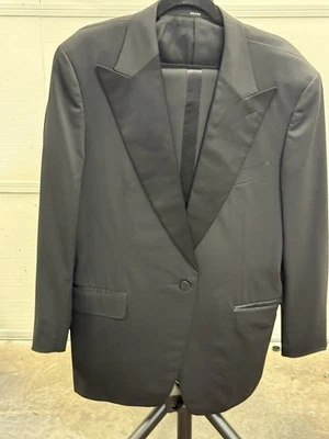 Gucci Men’s Tuxedo Suit Black Size 42R US/52R Eu Italy - Image 1 of 4