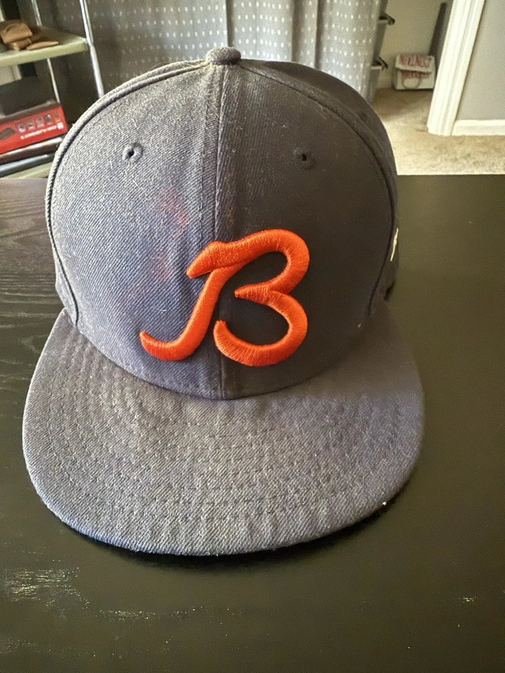 New Era Fitted Hat 5950 Chicago Bears Navy Blue Script B Size 7 3/8 Pre owned - Image 1 of 4