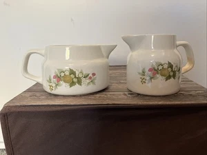 Small Serving Jugs Set of 2 - Picture 1 of 2