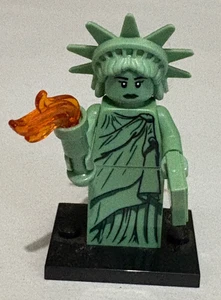 Lego Lady Liberty Minifigure Statue Collectible Series 6  Complete w/ *Tile* - Picture 1 of 2