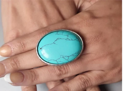 Anillo llamativo grande grueso Howlite turquesa, grande, ovalado, hecho a mano, ajustable Foto 1 de 3