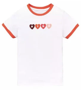 New Nike Love Heart Older Girls T-Shirt DO4633-100 - Picture 1 of 4