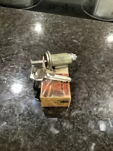 nos 1969 Lincoln ignition cylinder C9VY-11582-A - Picture 1 of 4