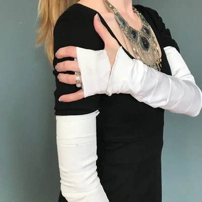 Guantes recortados blancos calentadores de brazo a rayas novia mangas de brazo con cordones disfraz de momia Foto 1 de 4