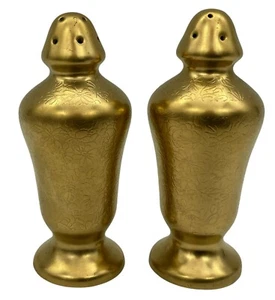Pickard Rose & Daisy Salt & Pepper Set (10H) - Picture 1 of 3
