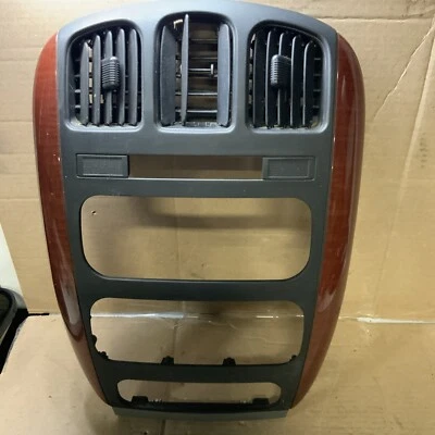 Chrysler Town & Country 2005-2007 radio estéreo tablero bisel con rejillas de ventilación superior del tablero Foto 1 de 4