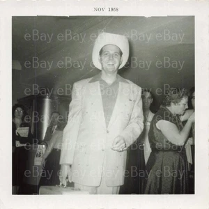 Hank Thompson VINTAGE Candid foto unica nel suo genere 3,5x3,5 1958 - Foto 1 di 2